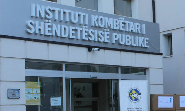 8 raste me fruth në Kosovë, IKSHPK thirrje prindërve t’i vaksinojnë fëmijët