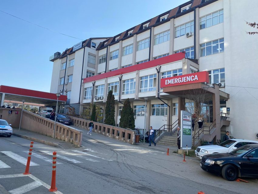 Një grua rreth 44 vjeç u dërgua në Urgjencë në Podujevë, mjeku konstatoi vdekjen e saj