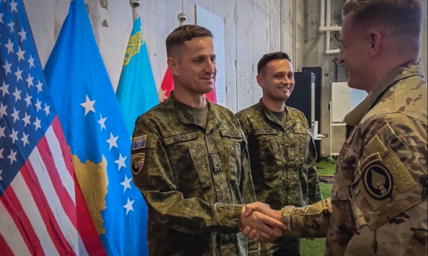 Bordi i Paqes vlerëson angazhimin e Kosovës, dy majorët e FSK’së emërohen zyrtarë ndërlidhës në Forcën Stabilizuese