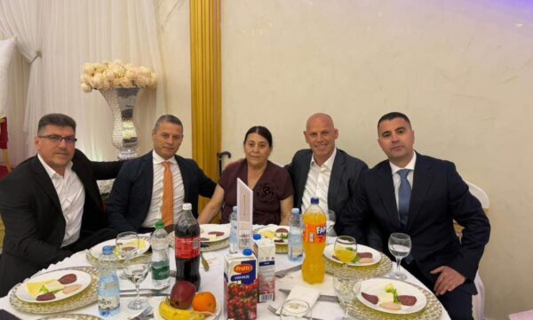 Lladrovci përgëzon Luan Haradinajn për martesën me Anilën: Paçi lumturinë!