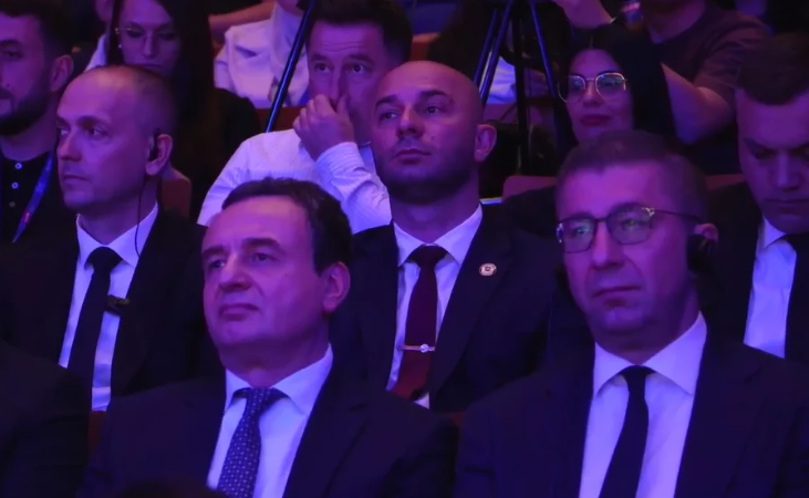 Kurti krah Mickoskit në Shkup për VLEN, u ‘harrua’ edhe himni shqiptar për herë të parë