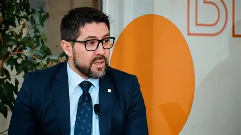 Dardan Krasniqi: Gjuha e urrejtjes po e plagos demokracinë