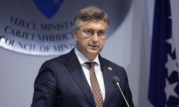 Andrej Plenkoviq: Serbia po përhap narrativa të fabrikuara kundër Kroacisë