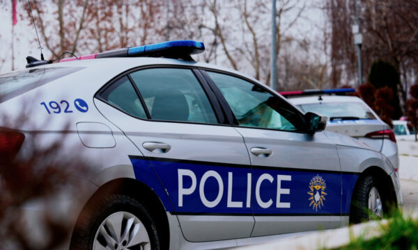Tre burra dhe një grua gjermane arrestohen në Graçanicë, u kapën me drogë