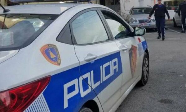 Konsiderohet me rrezikshmëri të lartë, Gjykata lë në burg 44-vjeçarin në Durrës, përplasi makinën e policisë nën ndikimin e alkoolit