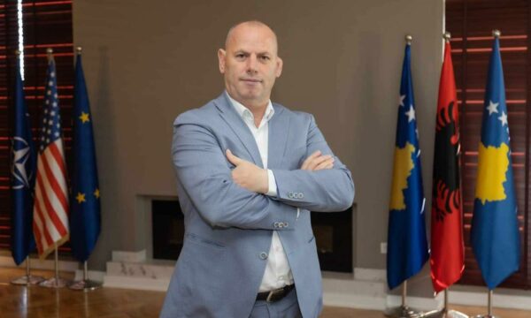 Rikthimi i mundshëm i Limajt në PDK, Lladrovci: Jo vetëm ai, çdo veprimtar e kontribues i lirisë e ndërtimit të Kosovës janë të mirëseardhur