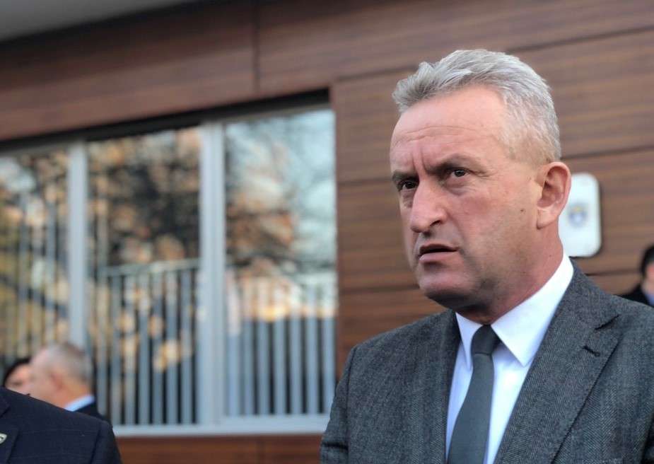 Rashit Qalaj paralajmëron padi ndaj Sadri Ramabajës: Po bëhen shpifje ndaj meje dhe Policisë së Kosovës