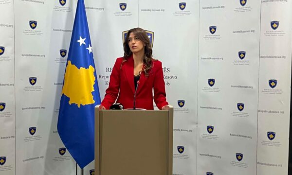 Haxhiu: Kandidimi im nuk bie ndesh me Kushtetutën, do të shmang përdorimin e institucionit për fushatë
