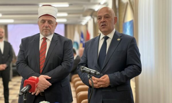 Gjini takon Tërnavën për Bajram: Festë e madhe, jemi me fat për harmoninë fetare që e kemi
