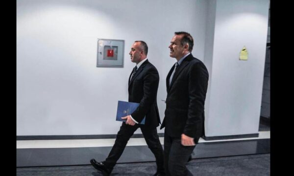 Haradinaj zyrtarizon kandidimin e Avni Arifit për deputet