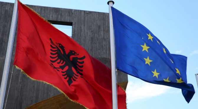 Sulmi ndaj kompleksit rezidencial të ambasadorit shqiptar në Ukrainë, reagon delegacioni i BE në Tiranë