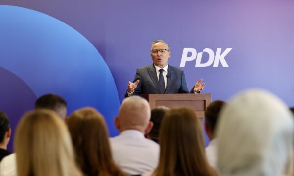 PDK hap fushatën me 28 maj në Ferizaj, Hamza: Jemi të vendosur t’i themi stop krizës
