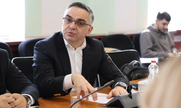 Tahiri: Përçarja e shoqërisë ka nisur nga “Dhomat e linçimit” të VV-së