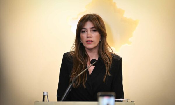 1 Maji, Haxhiu: Sot nderojmë ata që me mund e mbajnë familjen e Kosovën në këmbë