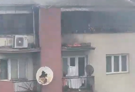 Përfshihet nga flakët një banesë në Prishtinë