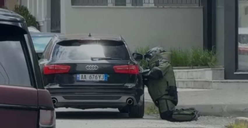 U dyshua për eksploziv, zbulohet çka ishte pajisja e vendosur në gomën e makinës në Korçë