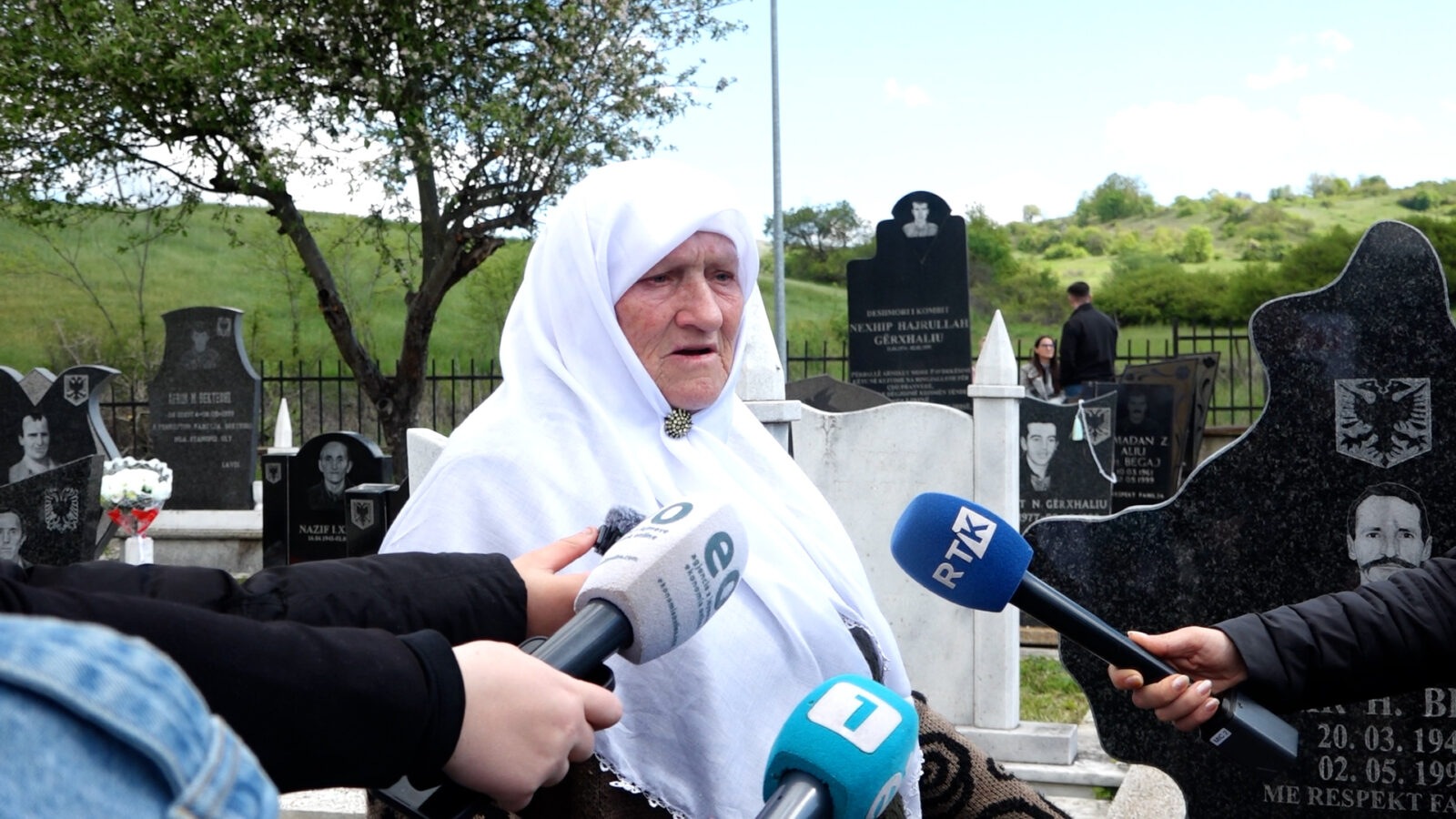 27 vite nga Masakra e Studimes, familjarët e të vrarëve rrëfejnë tmerret – kërkojnë drejtësi