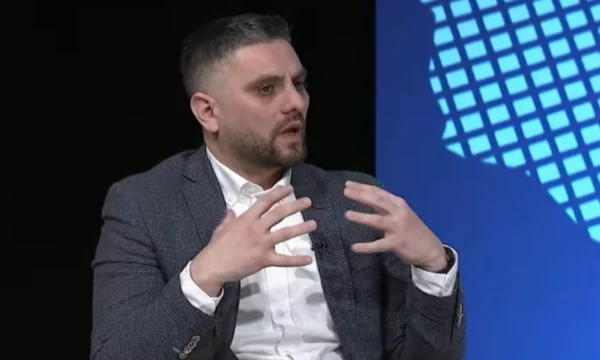 Berisha ankohet në IPK ndaj një policeje: S’do të ndalem të flas për viktimat e abuzimeve seksuale në xhamitë e Kosovës