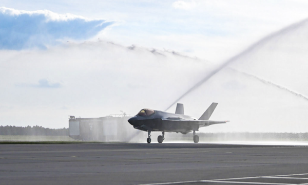 Mbërrijnë në Poloni avionët e parë luftarakë F-35, NATO: Moment historik