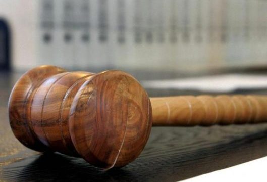 Sipërmarrësi kosovar dënohet me burg dhe gjobë milionëshe për transferta të dyshimta në vendlindje