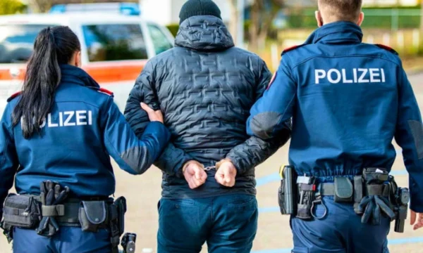 Me pseudonimin “Hello Halil” – shqiptari kapet duke shitur detergjent në vend të drogës në Zvicër