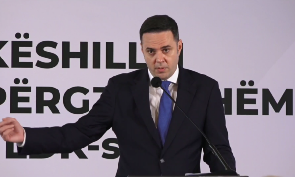 Abdixhiku: Askush që beson në demokraci e rugovizëm s’do t’ia linte Kosovën në dorë një njeriu
