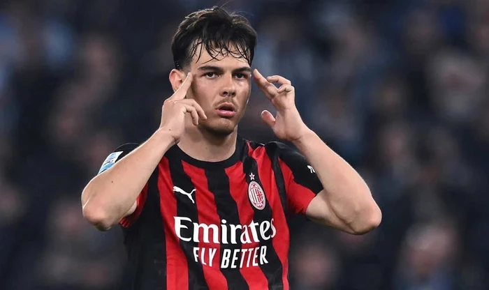 Ardon Jashari mund të largohet nga AC Milan, në shënjestër të një rivali në Serie A