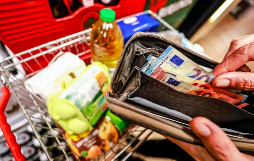 ​“Po marrim para borxh”, – çmimet e larta rëndojnë jetën e qytetarëve