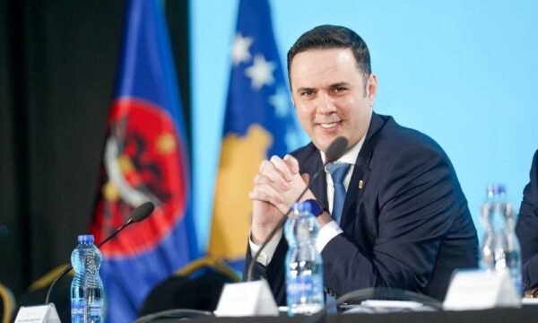 Abdixhiku uron Kurban Bajramin: Ditë që na kujton se forca e një shoqërie matet me humanizmin e respektin që ndajmë mes vete