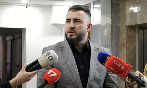 Lushtaku: Kurti është autoritar, populli ka sakrifikuar për një shtet demokratik