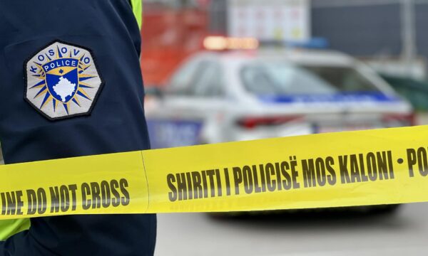 Gjendet i vdekur një burrë në Mitrovicën e Jugut, policia: Trupi është dërguar në IML