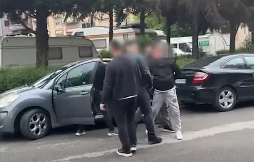 Iu gjetën 1000 fara kanabisi në automjet, arrestohet në flagrancë 66-vjeçari në Tiran