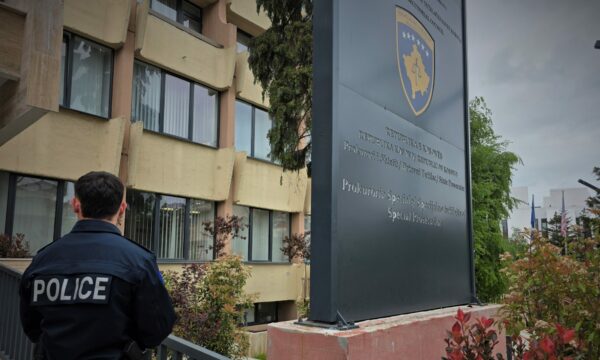 Ndalohet për 48 orë një person në rastin “Laboratori ‘25”, dyshohet se ishte pjesë e grupit që falsifikonte dokumente
