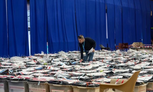 Regjistrimi i votuesve jashtë Kosovës: Mbi 61 mijë aplikime të aprovuara