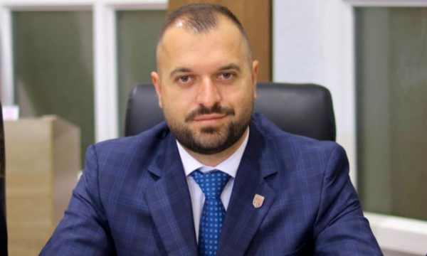 Sot varroset Rifat Stojkaj, drejtori i Bujqësisë në Deçan