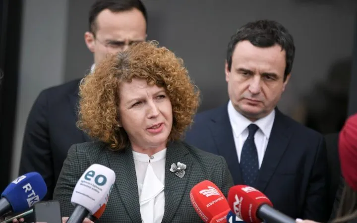 SKANDALI I REZERVAVE “A mbërriti vaji?” – Sekretet shtetërore diskutoheshin në grupe WhatsApp-i