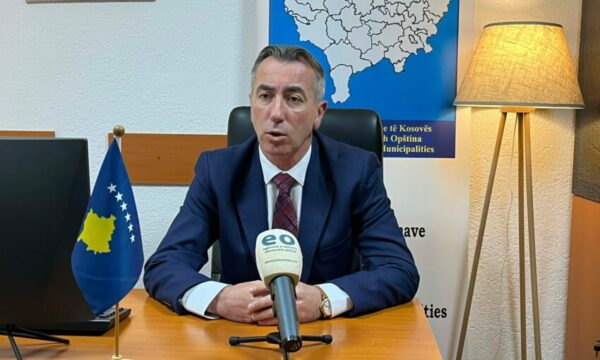 AKK kundërshton rregulloren për shërbimin civil: Po cenohen autonomia dhe kompetencat e komunave