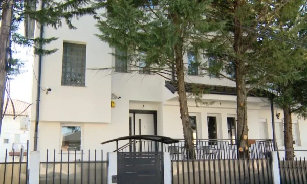 Katër persona ikën nga shtëpia e sigurt në Gjakovë – dy gjenden, dy tjerë jo