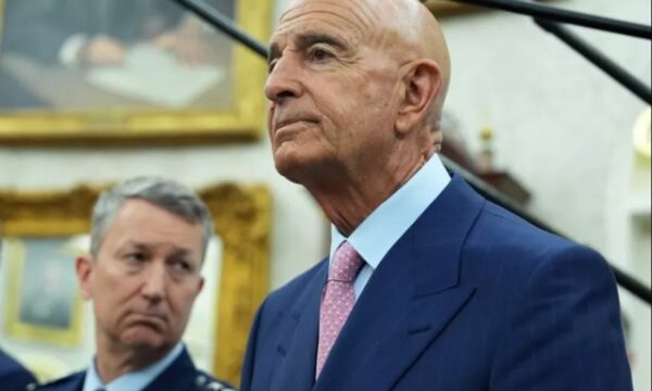 Donald Trump emëron Tom Barrack të dërguar presidencial për Sirinë dhe Irakun