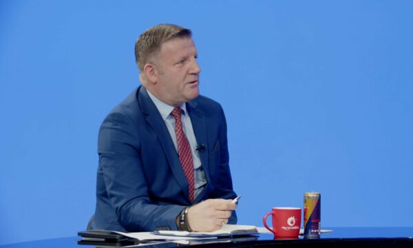 Zeqiri: I patën 20 miliardë euro buxhet, por popullin e varfëruan