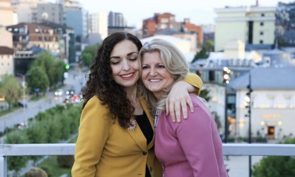 Arjeta Musliu i bashkohet ekipit të Vjosa Osmanit: Historia e saj nuk u formësua nga politika, por nga dhimbja