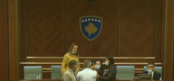 A ishte kërcënimi që i bëri para gjashtë vitesh Xhavit Ukaj, Vjosa Osmanit arsyeja pse nuk u fut në listë?