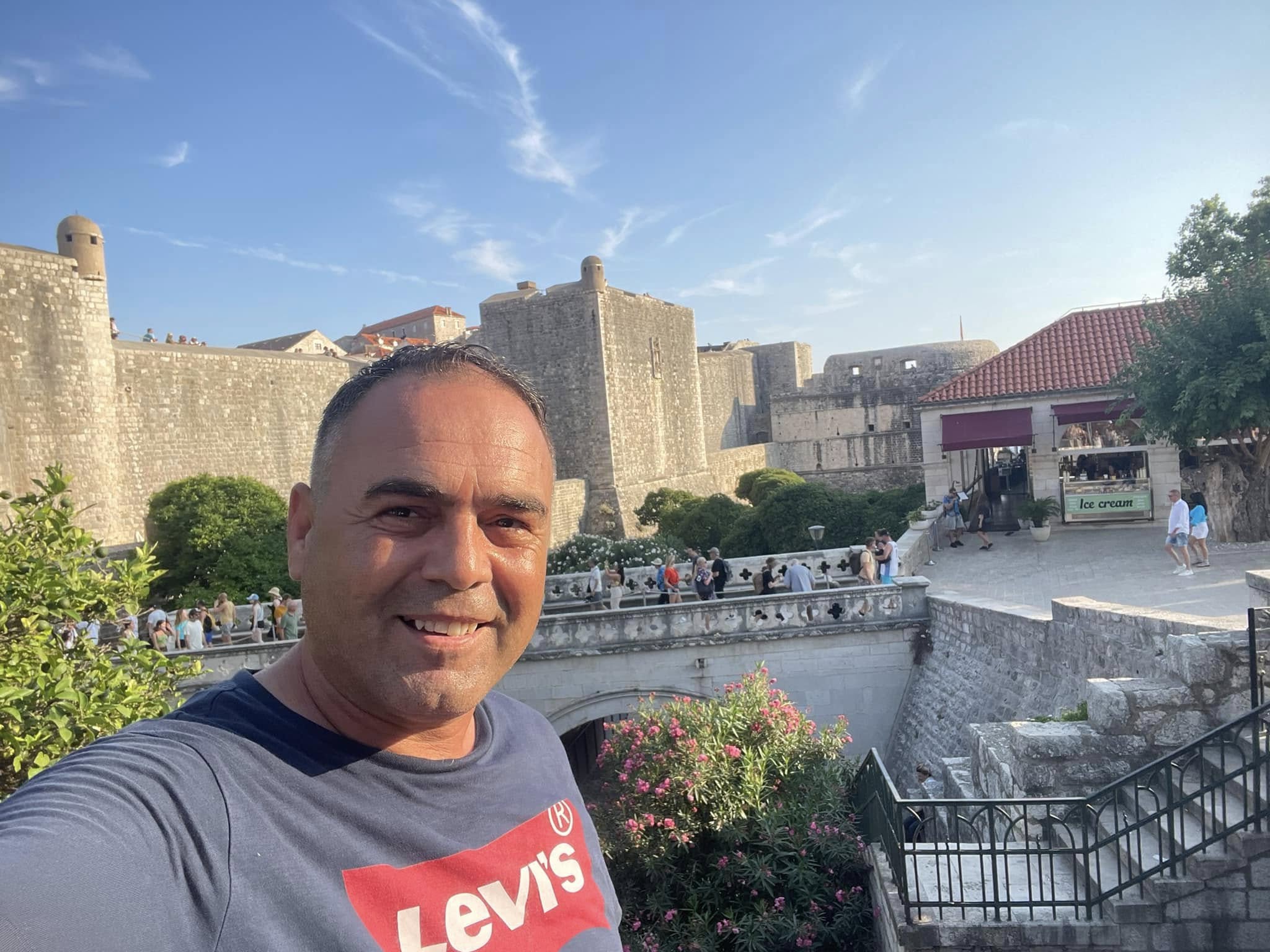 Ilir Murtezi: Ata që nderonin Enver Hoxhën sot po paraqiten si alternativë për ndryshim