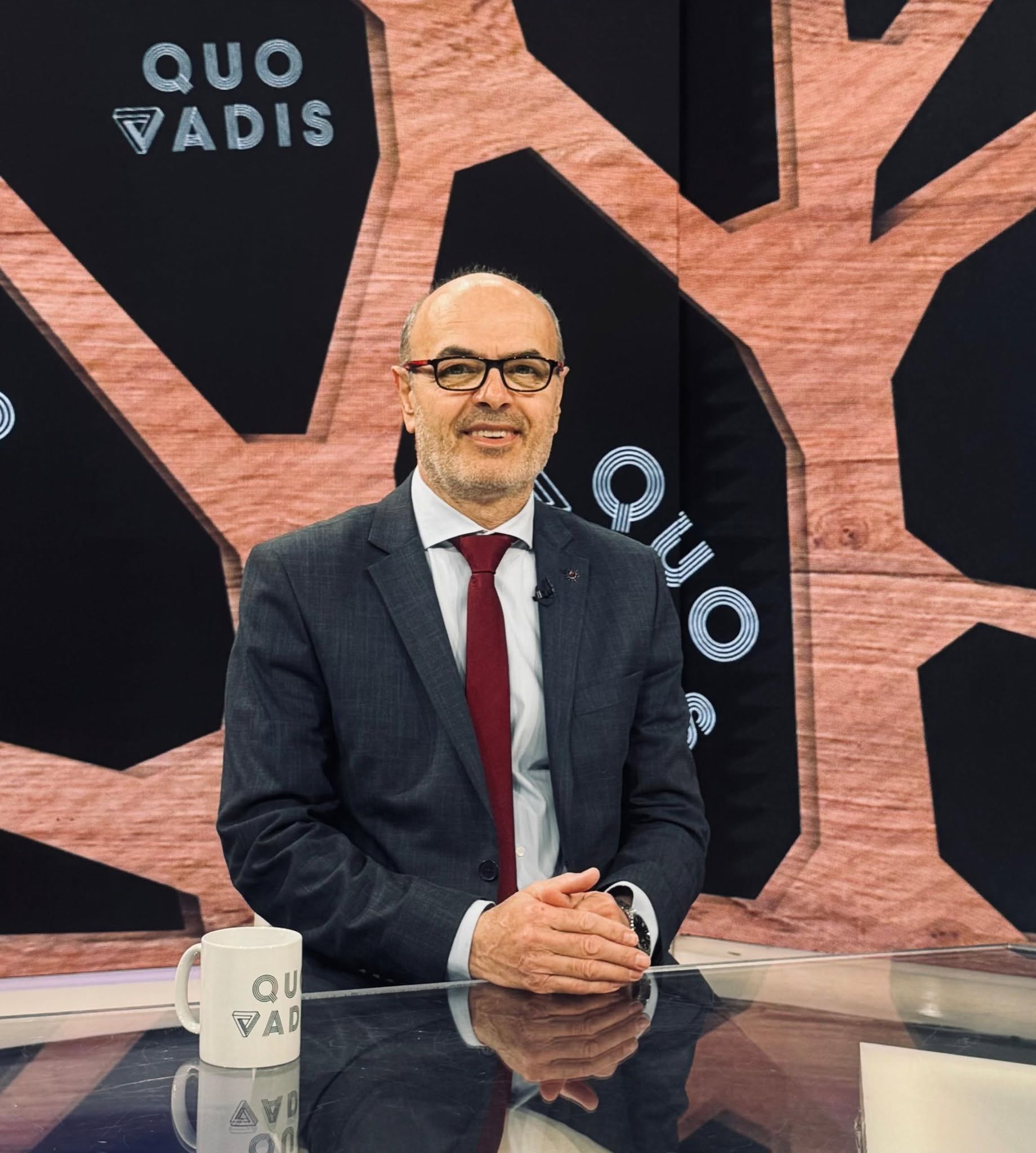 Petro Koçi: Publikimi i faturave të ish-kontribuuesve të UÇK-së ishte gabim, Tahir Sinani mbetet nder i kombit