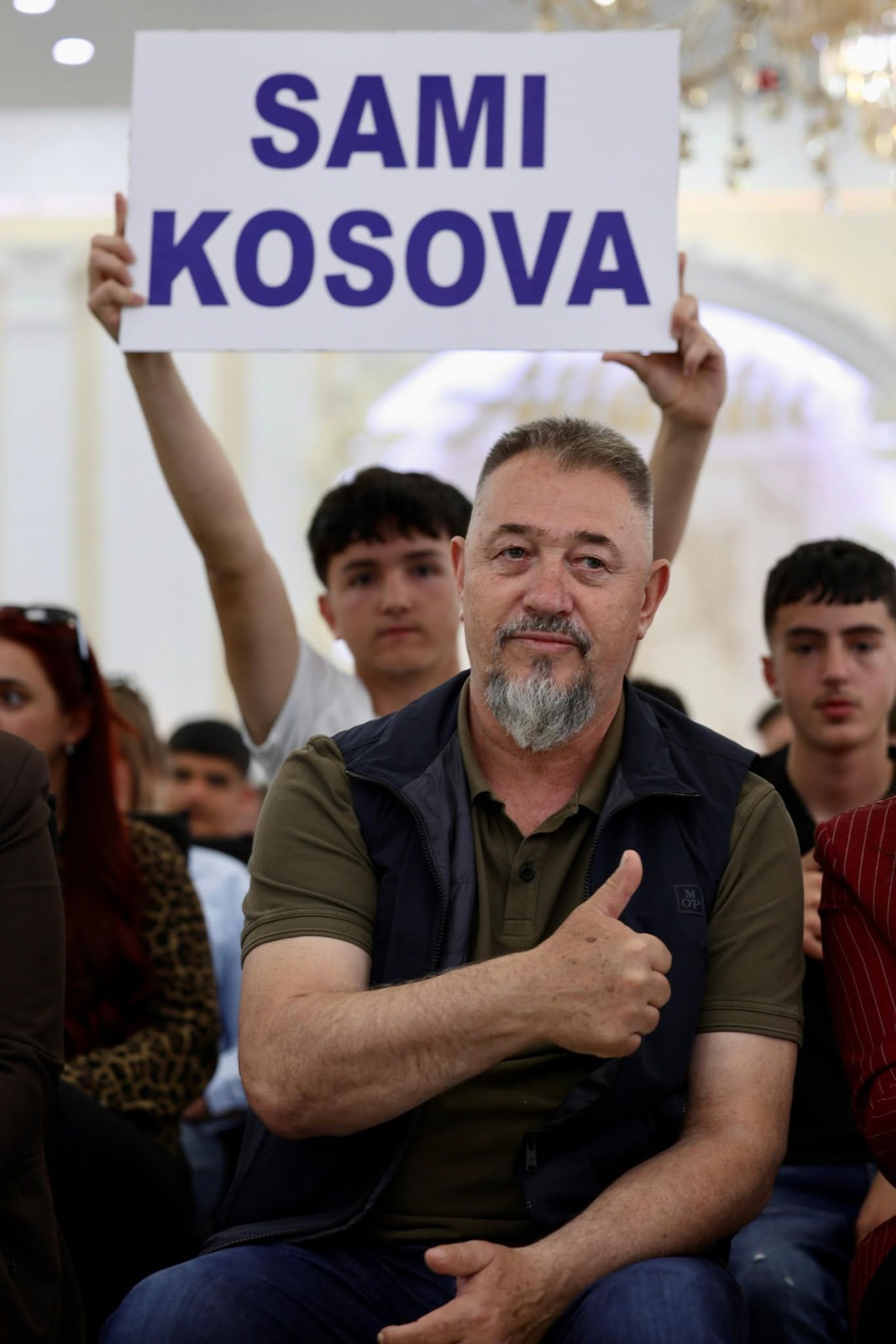 Sami Lushtaku falënderon qytetarët e Skenderajt: 80% e votave për PDK-në, dëshmi e besimit të palëkundur