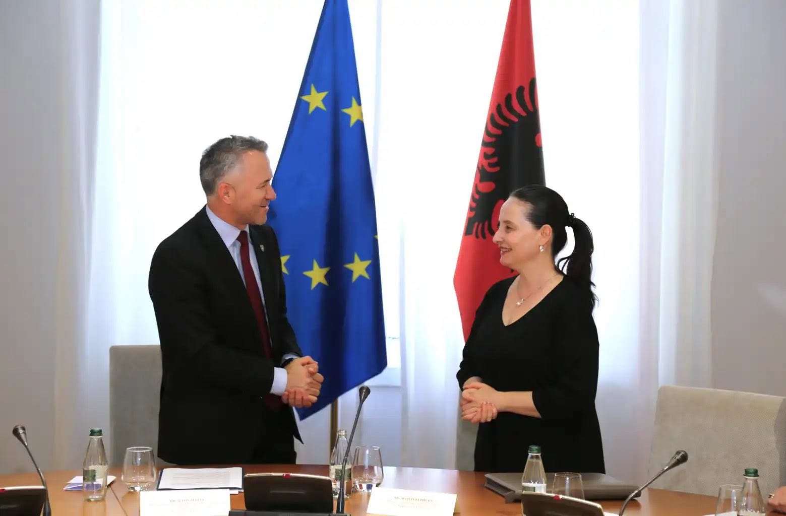 Kosova dhe Shqipëria thellojnë bashkëpunimin për integrimin evropian, mbahet punëtori e përbashkët në Tiranë