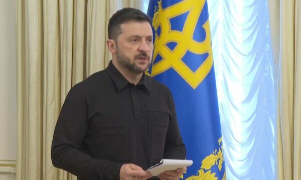 Zelensky: Ngrirja e vijës së frontit është mënyra më e shpejtë për t’i dhënë fund luftës