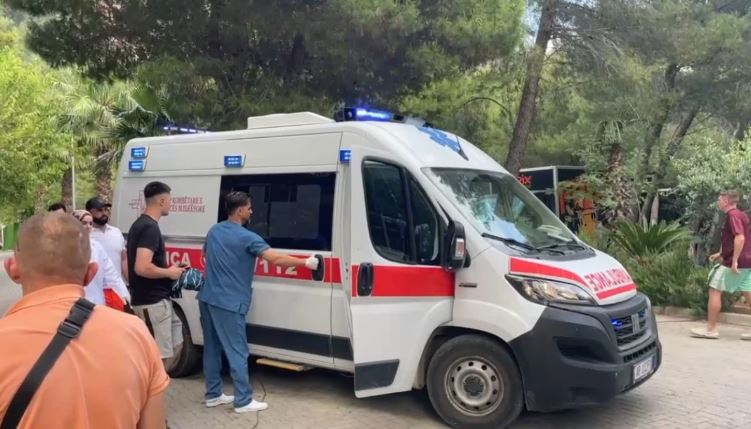 Tragjedia në Shëngjin/ Humbin jetën dy të rinj pasi u morën nga dallgët, dy në gjendje të rëndë