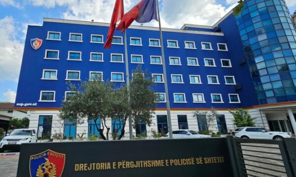 6 shtetas shqiptarë ekstradohen sot nga Dubai, dyshohet se janë pjesë e grupeve kriminale