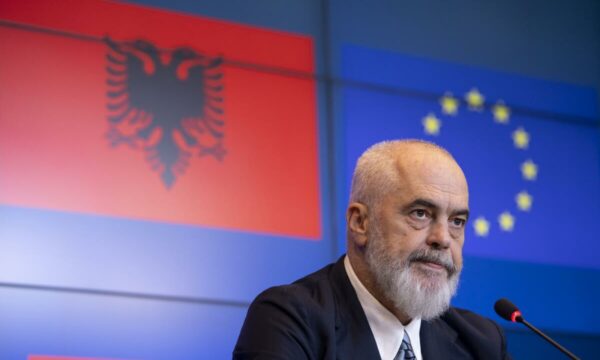 Rama krahason Zvërnecin me Costa Navarinon: Shqipëria mund ta ketë destinacionin më tërheqës të Mesdheut